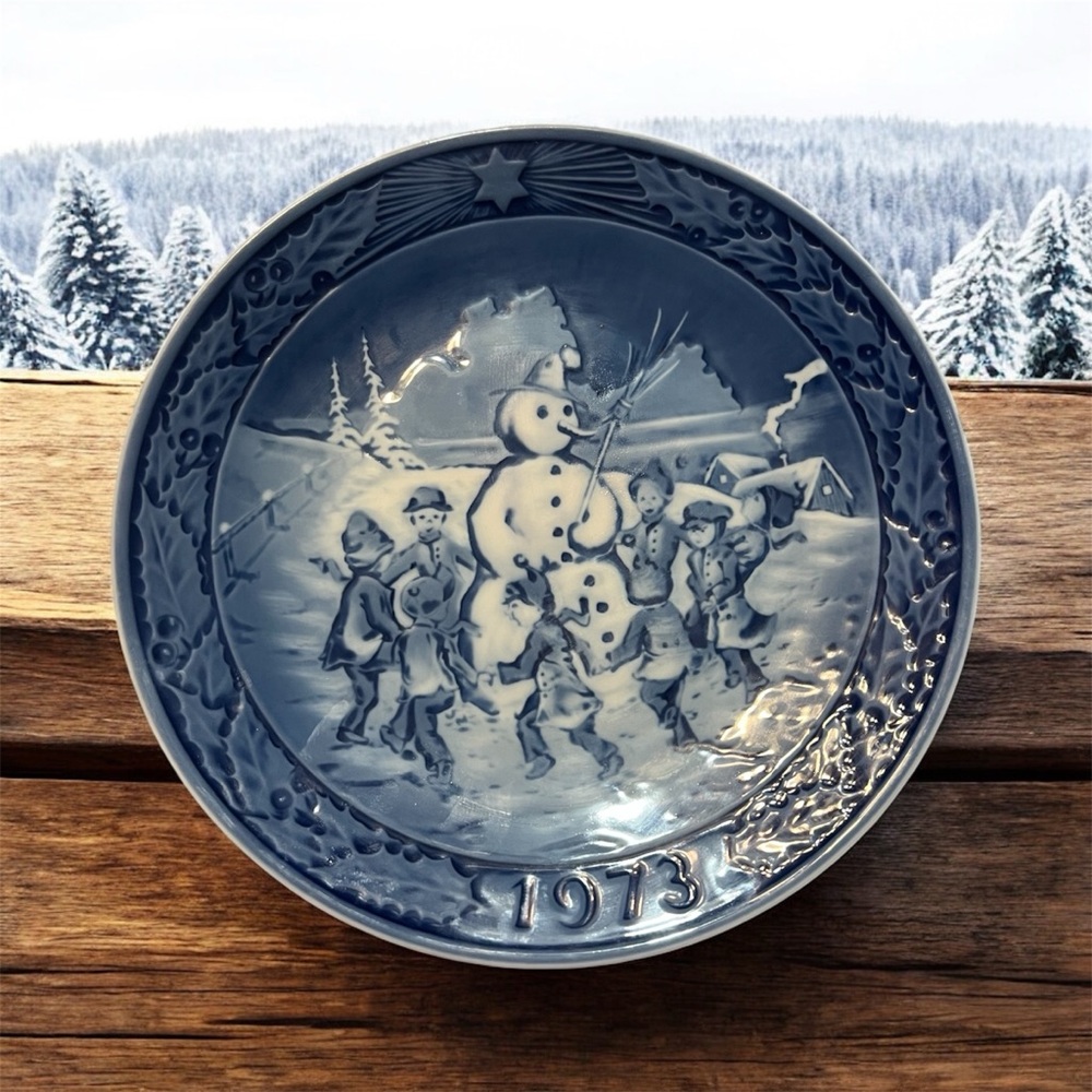 Marmot Christmas 1973 Limited Edition Series Hand Painted Plate Made in Germany - Picture 2 of 2